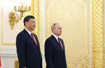 Putin il invita pe Xi Jinping in Rusia in 2027. Liderii semneaza 21 de acorduri la Beijing