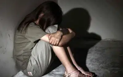 Tatăl primarului din Săcășeni și un consilier trimiși în judecată. Victimele au între 11 și 15 ani