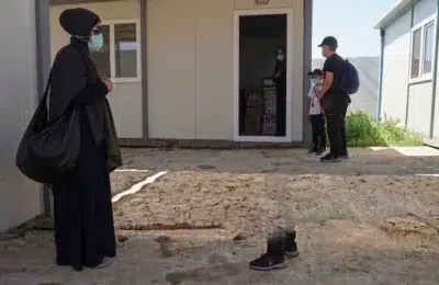 Ce se intampla cu familiile ISIS la granita. 4 femei si 9 copii sunt vizati