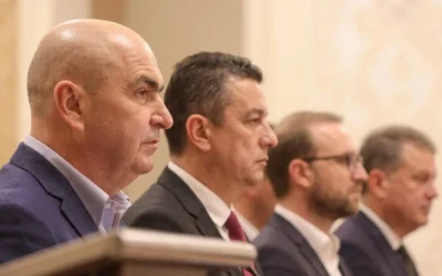 USR scade la 11 la suta in sondajul INSCOP. Partidul se imparte intre Ilie Bolojan si Nicusor Dan