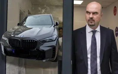 Deputat PSD filmat cu un BMW X5M nedeclarat. Masina apartine unei firme din Sectorul 4