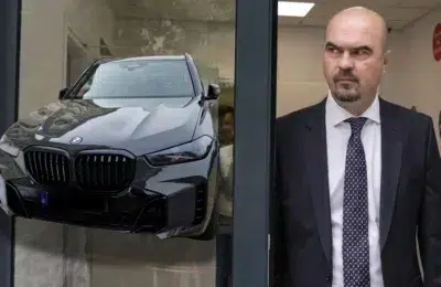Deputat PSD filmat cu un BMW X5M nedeclarat. Masina apartine unei firme din Sectorul 4