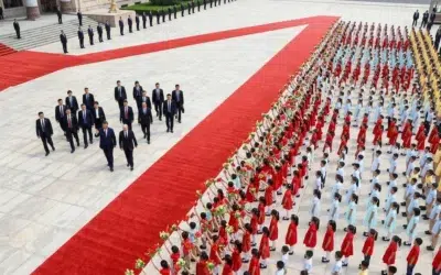Vladimir Putin ajunge la Beijing. Xi Jinping critica Statele Unite