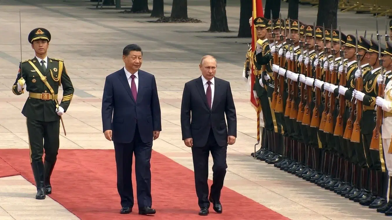 Xi Jinping ii cere lui Vladimir Putin un nou sistem global. Cei doi lideri semneaza 21 de acorduri