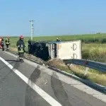 Accident pe drumul expres 12. Doua persoane la spital dupa ce un camion a lovit un autoturism