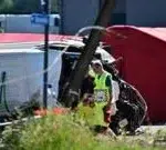 Doi copii si doi adulti au murit dupa ce un tren a lovit un microbuz scolar in Belgia