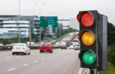 Amenda pentru soferii care blocheaza intersectia pe verde. Punctul de amenda creste la 216 lei