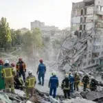 Bilantul atacului rusesc asupra Kievului creste la 24 de morti. O racheta a distrus un bloc