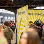 Ce fac 4 din 10 români cu banii de vacanță. Surpriza care i-a așteptat la tren