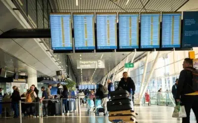 Vestea care da peste cap vacantele romanilor. Zeci de mii de zboruri anulate si preturi duble