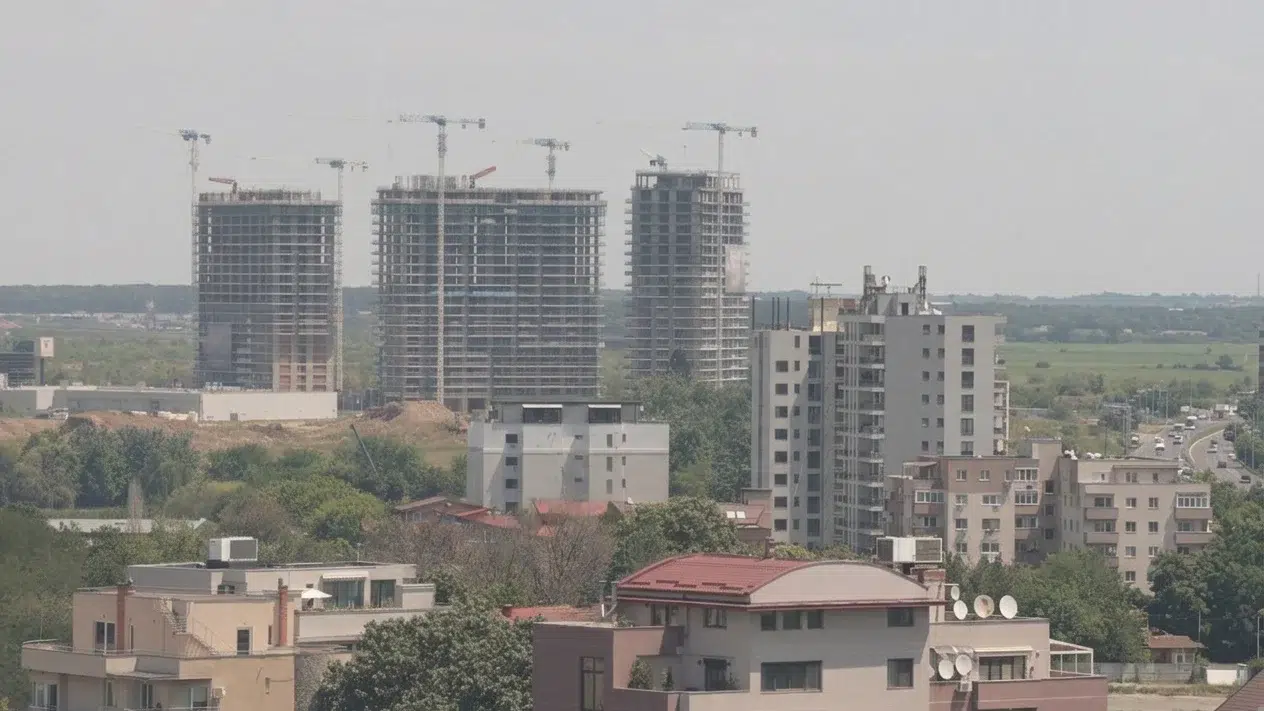 Avertisment pentru romanii care cumpară case, euro a atins un nou record absolut de 5.23 lei