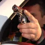 Politia trage doua focuri de arma la Babadag pentru a opri un scandal. Trei tineri sunt anchetati