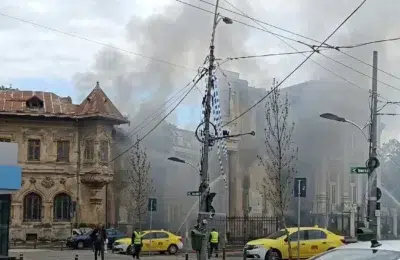 Cabluri electrice în flăcări la Piața Romană. Semafoarele de pe Magheru 43 nu funcționează