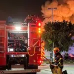 Incendiu masiv la un depozit din Chiajna. Focul a afectat 4000 de metri patrati