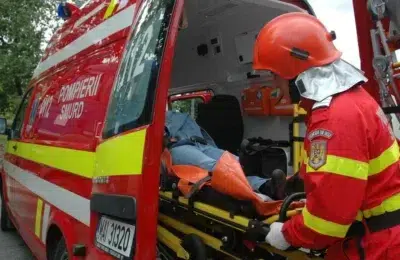Un lift a cazut in gol la Ministerul Transporturilor. Trei persoane ajung la spital