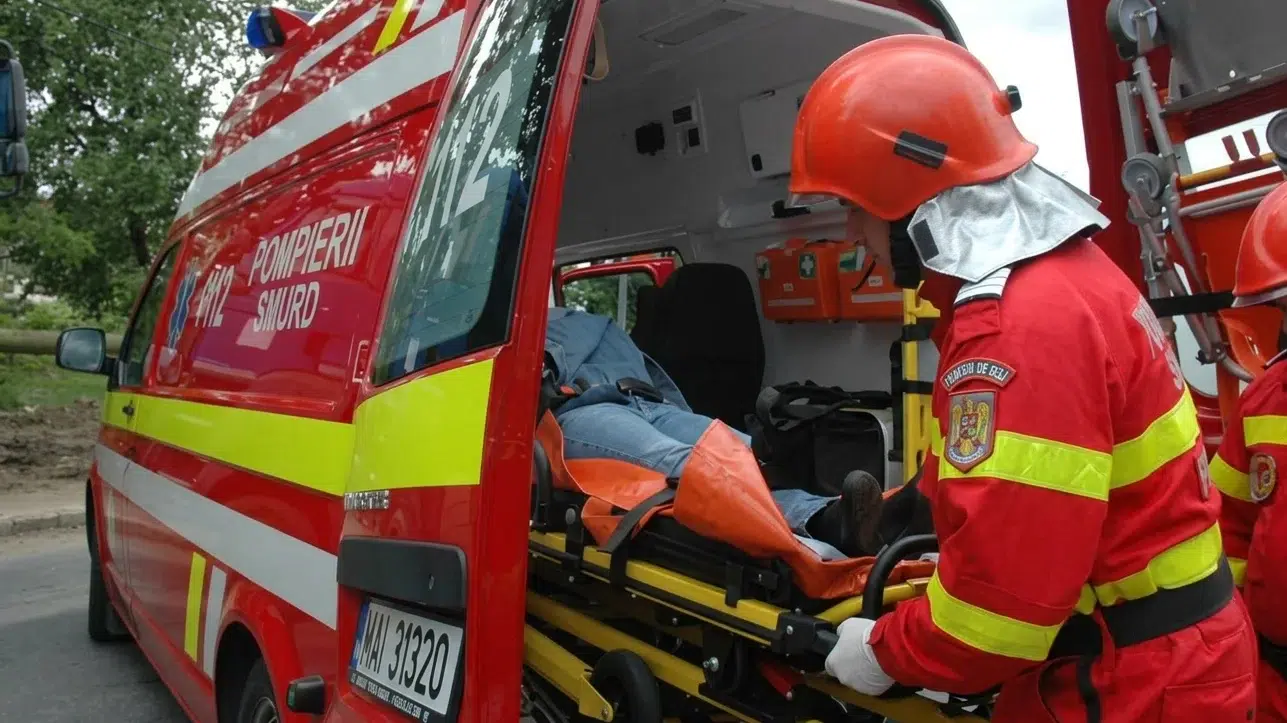 Un lift a cazut in gol la Ministerul Transporturilor. Trei persoane ajung la spital