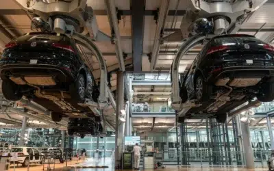 Vanzarile de masini electrice cresc cu 34 la suta in Europa. Marcile din China domina cautarile