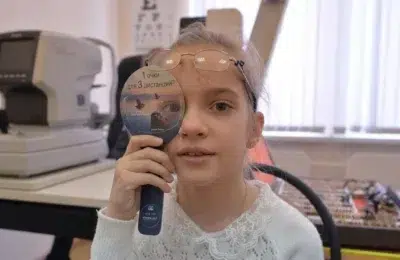 Miopia afecteaza unul din trei copii. Romania nu pregateste medici in spitalele de stat