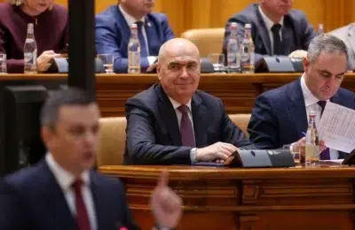 În Parlament, şase deputati anunţă că nu mai votează motiunea