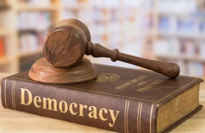 Imaginea SUA scade sub nivelul Rusiei la nivel global. Romania atinge un scor democratic de minus 21