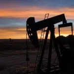 Petrolul Brent revine peste 100 de dolari. Cum resimt soferii romani conflictul dintre SUA si Iran