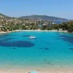 Cinci romani au platit 118 euro pe o masa cu fructe de mare in Thassos. Ce au primit de acesti bani