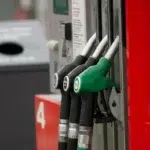 Vestea care da fiori milioanelor de soferi. Motorina atinge pragul de 10 lei la pompa