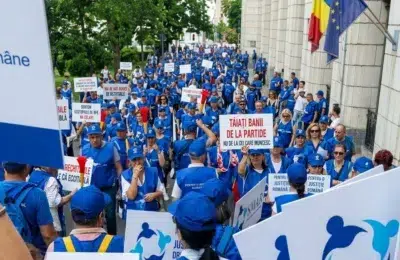 Angajatii Apelor Romane protesteaza in Capitala. Sistemul are un deficit de 5000 de oameni