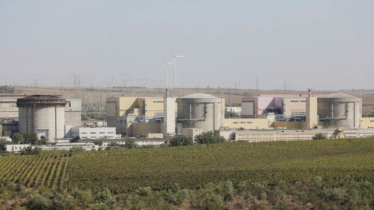 Ambele reactoare nucleare de la Cernavoda sunt oprite. Romania importa masiv energie electrica
