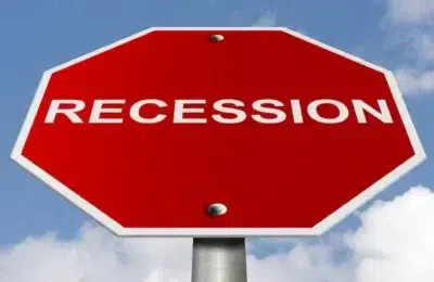 Avertisment dur pentru toti romanii. Euro sare de 5 lei si economia risca o recesiune dura