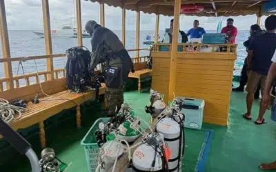 Cadavrele a doi scafandri italieni recuperate din Maldive. Operatiunea continua