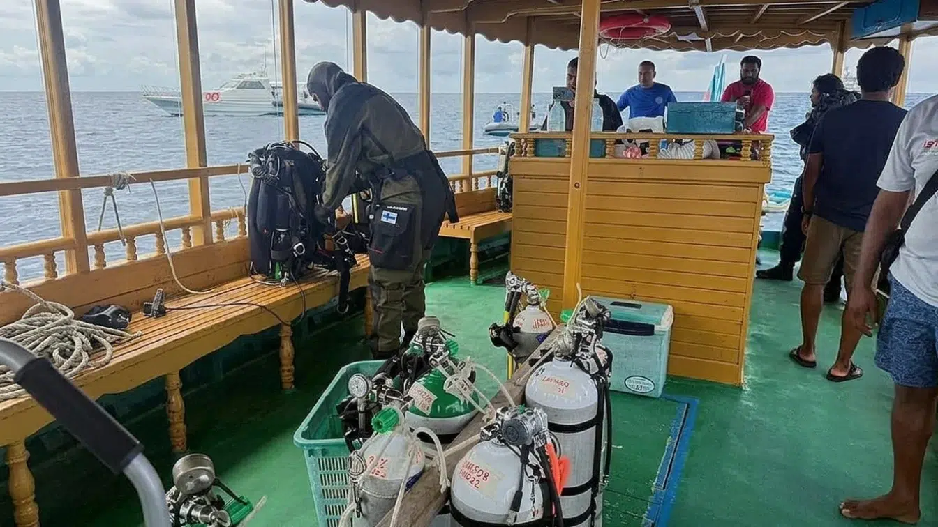 Cadavrele a doi scafandri italieni recuperate din Maldive. Operatiunea continua