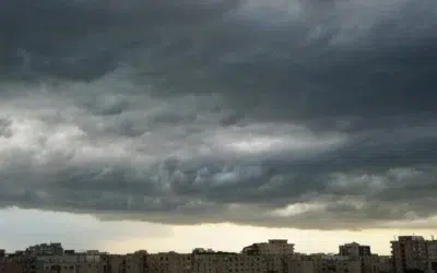 ANM anunta cod portocaliu de vijelii in sase judete. Furtunile lovesc Bucurestiul de miercuri