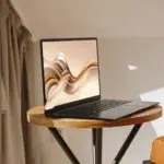 Noile laptopuri ASUS Zenbook vin cu procesoare AMD Ryzen AI. Autonomia ajunge la 25 de ore