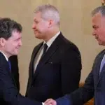 Adrian Vestea isi pastreaza mandatul de premier desemnat. Nicusor Dan il sustine in Parlament