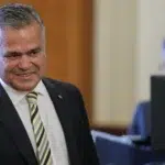 Adrian Vestea mizeaza pe 240 de voturi in Parlament. USR si UDMR refuza sustinerea noului guvern