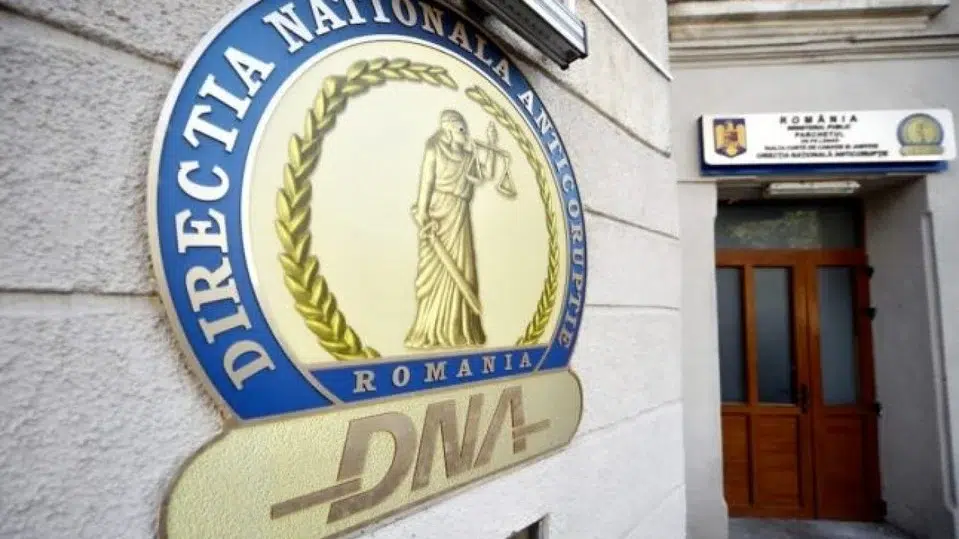 Fost sef din ANPC pus sub control judiciar de DNA. Bogdan Dragomirescu a luat o mita de 15.000 lei
