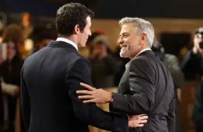 George Clooney il propune pe Callum Turner noul James Bond. Actorul britanic are 36 de ani