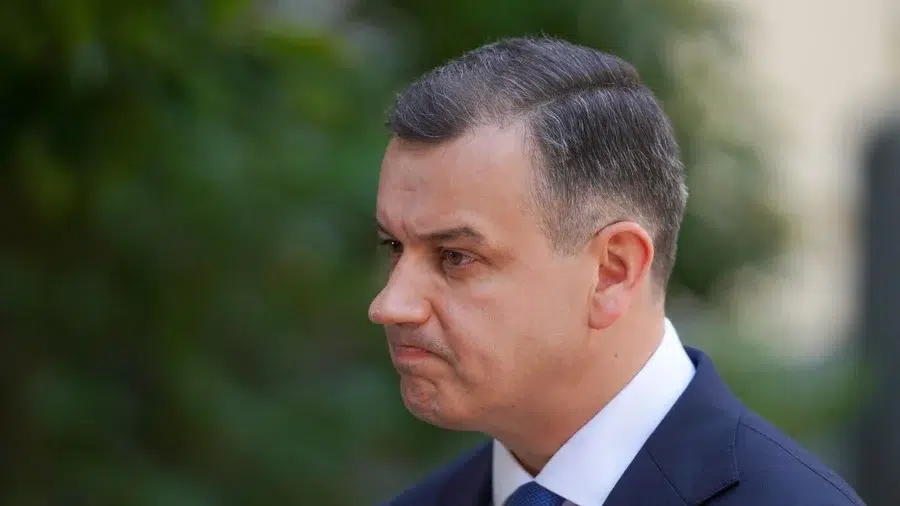 Eugen Tomac renunta la mandatul de premier. PNL si PSD resping guvernul tehnocrat