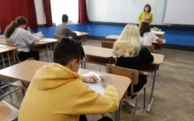 Subiectele de la Evaluarea Națională au ajuns pe internet în timpul probei. 148.000 de elevi vizați