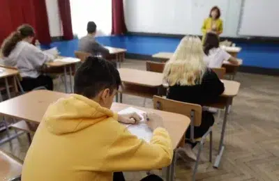 Subiectele de la Evaluarea Națională au ajuns pe internet în timpul probei. 148.000 de elevi vizați