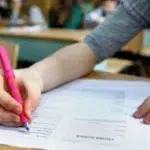Peste 148.000 de elevi au dat proba la română. De ce examenul din acest an este mai dificil