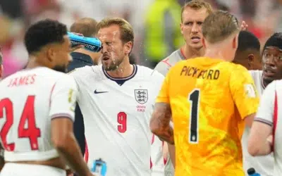 FIFA impune pauze de hidratare de trei minute la Cupa Mondiala. Medicii cer dublarea timpului