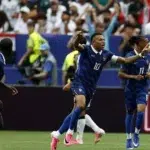 Franta invinge Irak la Cupa Mondiala. Mbappe marchează două goluri in meciul oprit de furtună