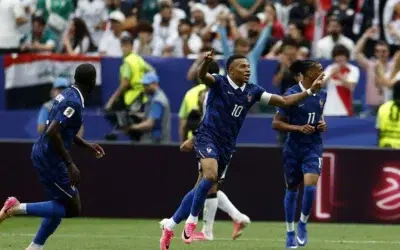 Franta invinge Irak la Cupa Mondiala. Mbappe marchează două goluri in meciul oprit de furtună