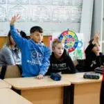 Ghid gratuit pentru sanatatea copiilor vulnerabili. O treime dintre ei sunt in risc de saracie
