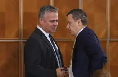 Guvernul Vestea pica in Parlament. PNL pregateste excluderea pucistilor din partid