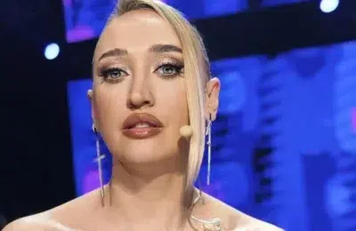 Ilona Brezoianu publica prima imagine cu baietelul ei. Actrita apare pe coperta unei reviste
