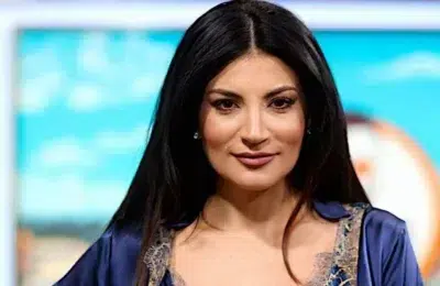 Ioana Ginghina renunta la extensiile de par dupa aproape 4 ani. Actrita a filmat transformarea