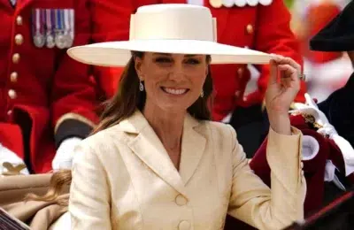 Autoritatile britanice sanctioneaza un fost angajat pentru accesarea dosarului lui Kate Middleton